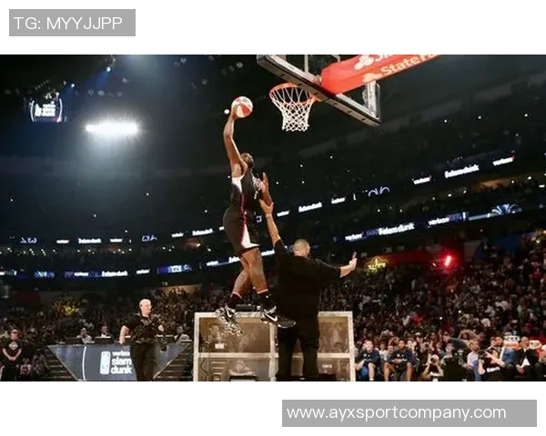 文班在比赛中惊艳扣篮创纪录高度达34米滑翔距离22米引发热议