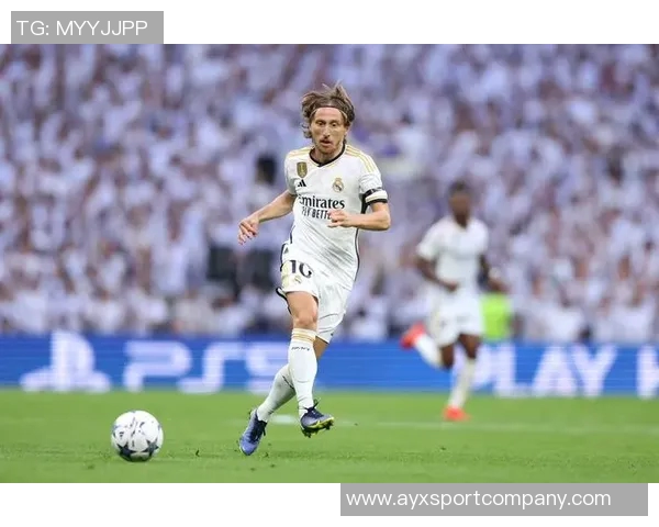 皇马中场琼阿梅尼左腿半腱肌受伤预计缺阵三周